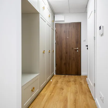 Apartment Wola Warschau